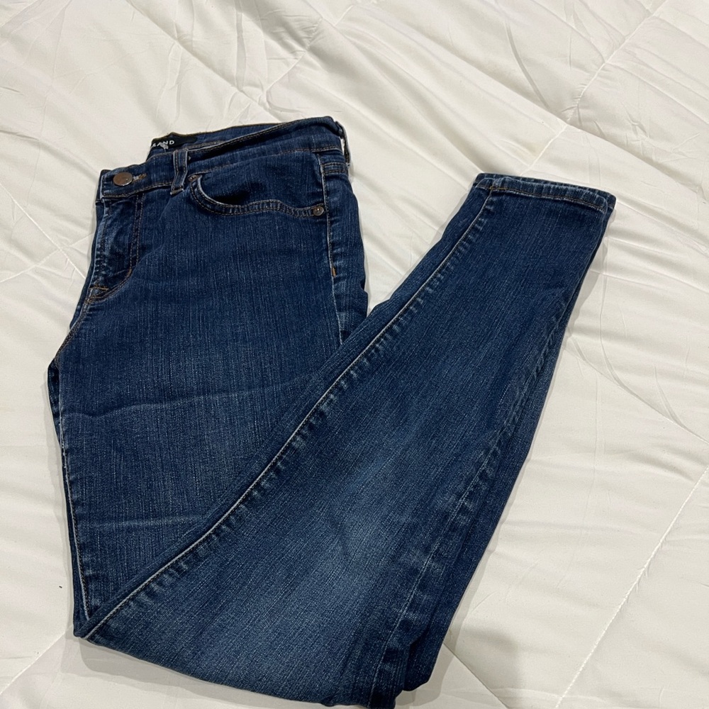 #256. J brand Skinny Jeans. Size 29